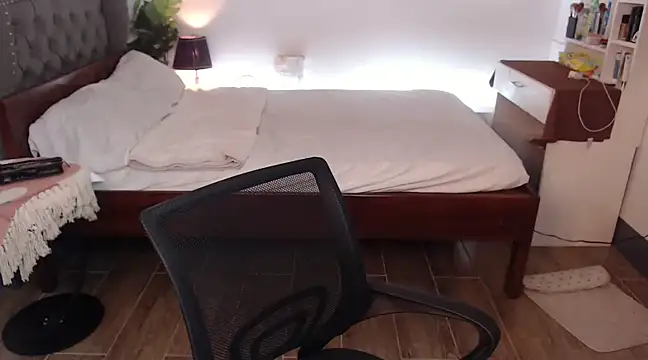 liaa lurrecams online show from March 21, 2025, 2:29 pm