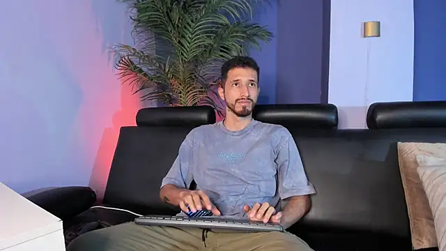 sam bisex online show from April 1, 2026, 4:02 am