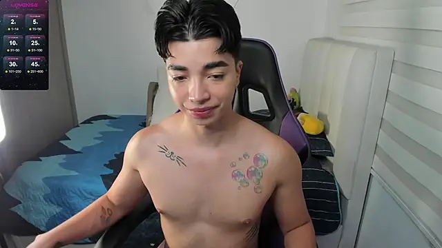 santy7v7 online show from September 26, 2025, 1:26 pm