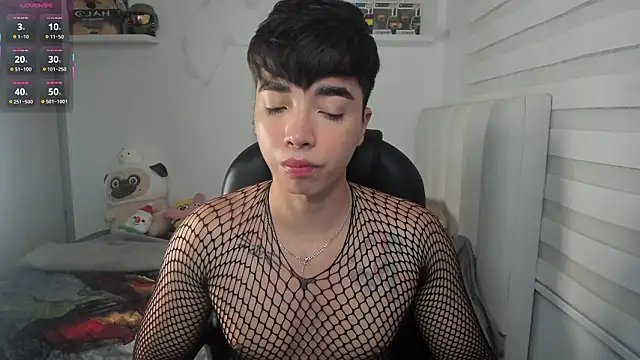 santy7v7 online show from March 8, 2026, 1:37 pm