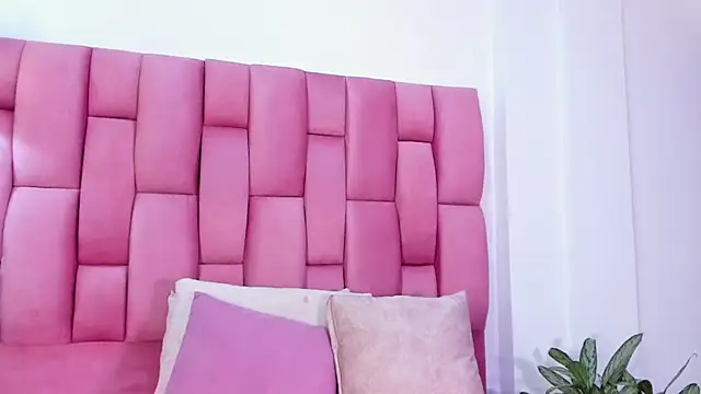 Lia sarahi online show from February 16, 2025, 11:27 am