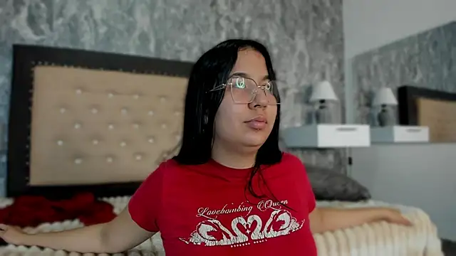 Lia sarahi online show from October 12, 2025, 11:31 am