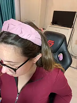 DienkaGreen online show from November 27, 2025, 7:54 am