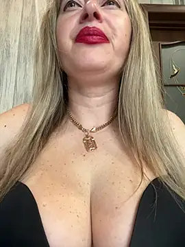 Kittenforyou online show from June 4, 2026, 8:31 am