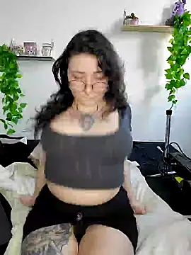 Moxxxie online show from February 26, 2025, 4:35 pm