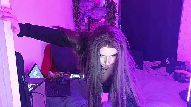 Moxxxie online show from November 29, 2025, 5:49 pm