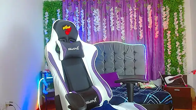 ariana-lopez online show from September 19, 2025, 3:45 pm