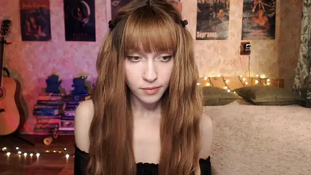 Friendly Ellie online show from December 18, 2024, 1:12 pm