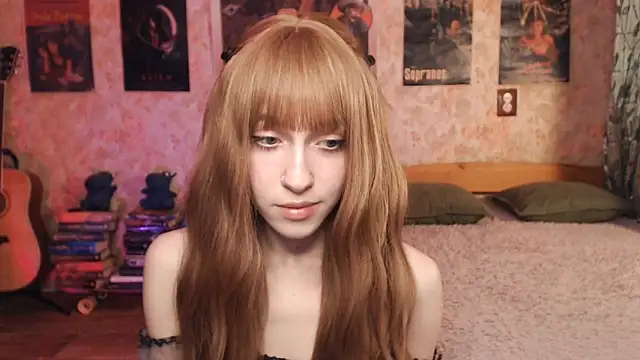 Friendly Ellie online show from November 7, 2025, 12:10 am