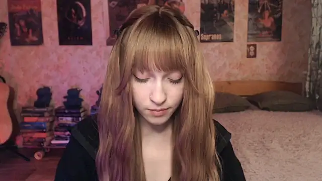 Friendly Ellie online show from April 15, 2026, 12:23 pm