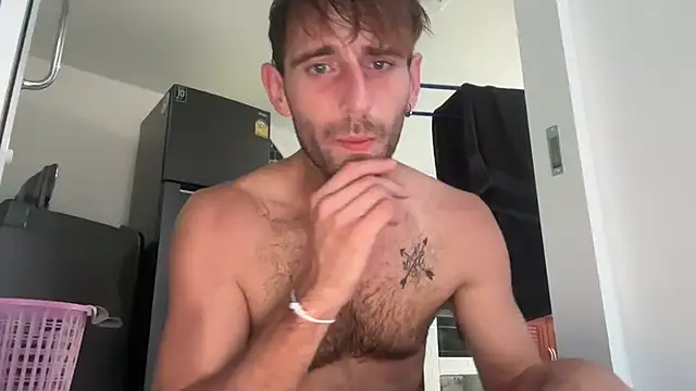 Snapshot of lukegunn chatting on March 2, 2025, 11:31 pm lukegunn online show from March 2, 2025, 11:31 pm