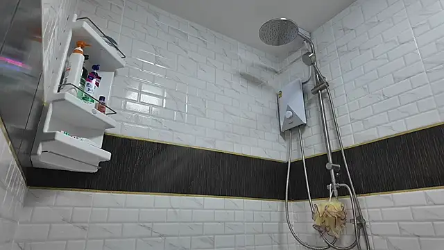 Snapshot of lukegunn chatting on October 24, 2025, 8:38 pm lukegunn online show from October 24, 2025, 8:38 pm