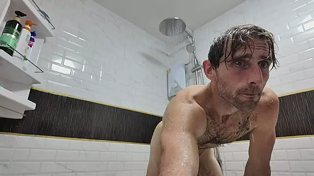 Snapshot of lukegunn chatting on November 13, 2025, 2:54 am lukegunn online show from November 13, 2025, 2:54 am