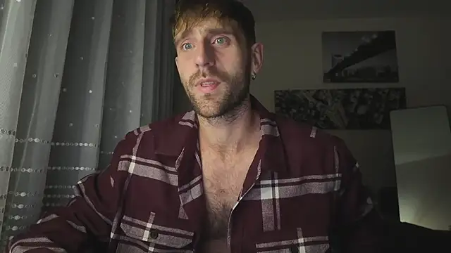 Snapshot of lukegunn chatting on February 7, 2026, 11:08 pm lukegunn online show from February 7, 2026, 11:08 pm