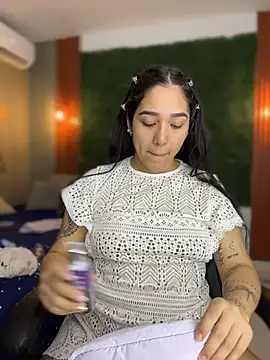 Amandanauty online show from January 9, 2026, 4:37 am