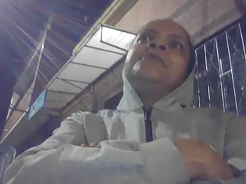 BayleyBanks online show from September 16, 2025, 3:29 am