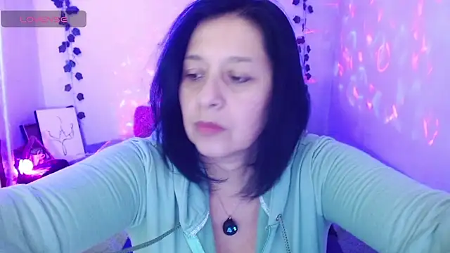 camilalatti online show from December 5, 2025, 12:41 am