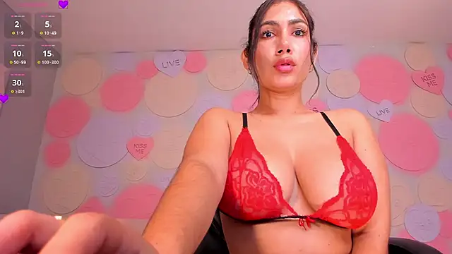 Snapshot of MarieJaneX chatting on January 8, 2025, 4:54 pm MarieJaneX online show from January 8, 2025, 4:54 pm