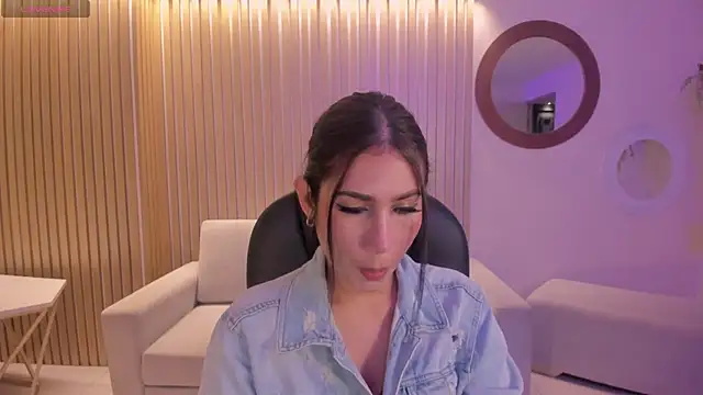 Snapshot of MarieJaneX chatting on January 18, 2025, 10:49 am MarieJaneX online show from January 18, 2025, 10:49 am