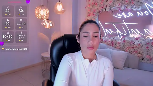 Snapshot of MarieJaneX chatting on February 16, 2025, 1:49 pm MarieJaneX online show from February 16, 2025, 1:49 pm