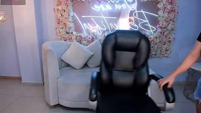 Snapshot of MarieJaneX chatting on February 28, 2025, 10:41 am MarieJaneX online show from February 28, 2025, 10:41 am