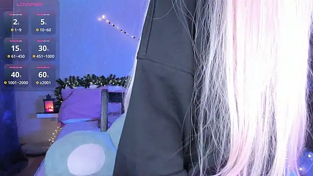 Misty Shadow online show from December 19, 2025, 11:45 pm