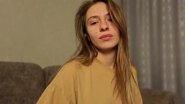 LovelyKatea online show from November 3, 2025, 1:12 pm