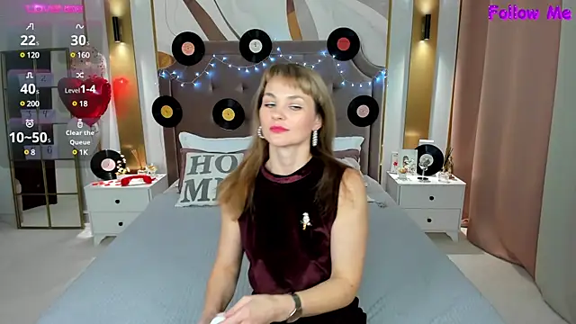 annasimonsj online show from March 11, 2025, 12:44 am