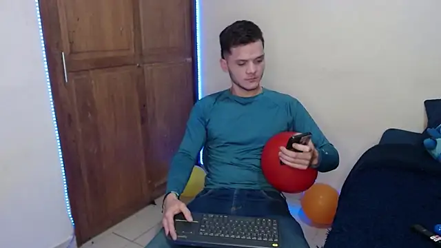 Snapshot of ramseesh chatting on September 29, 2025, 12:27 am ramseesh online show from September 29, 2025, 12:27 am