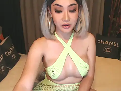 Snapshot of JustForCassie chatting on October 12, 2025, 11:31 am JustForCassie online show from October 12, 2025, 11:31 am