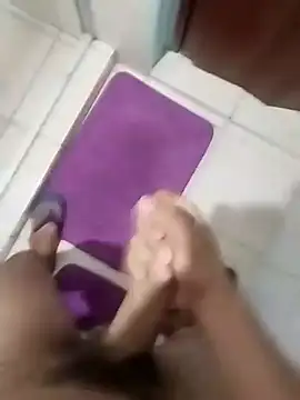 Snapshot of Emanuel45js chatting on November 3, 2025, 2:13 am Emanuel45js online show from November 3, 2025, 2:13 am