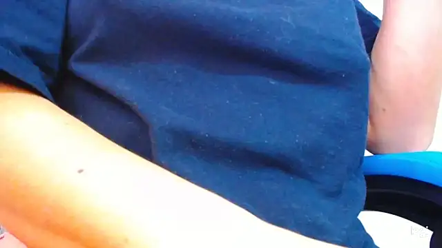 klylls squirt  online show from March 14, 2025, 5:57 pm