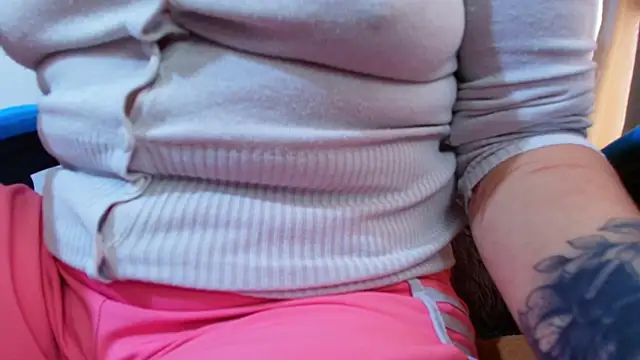 klylls squirt  online show from April 6, 2026, 7:59 pm