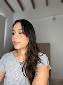 Little Amber6 online show from November 2, 2025, 8:00 pm