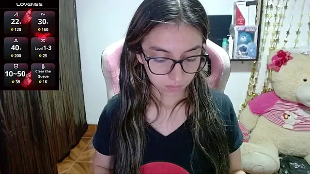 Snapshot of Maggie_Fox3 chatting on March 11, 2025, 1:59 am Maggie Fox3 online show from March 11, 2025, 1:59 am