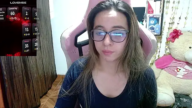 Snapshot of Maggie_Fox3 chatting on March 23, 2025, 1:53 am Maggie Fox3 online show from March 23, 2025, 1:53 am