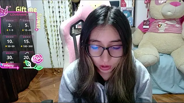 Snapshot of Maggie_Fox3 chatting on September 9, 2025, 2:44 am Maggie Fox3 online show from September 9, 2025, 2:44 am