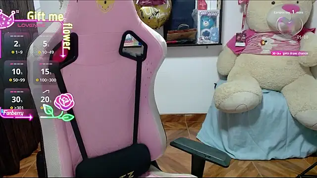 Snapshot of Maggie_Fox3 chatting on September 26, 2025, 2:15 am Maggie Fox3 online show from September 26, 2025, 2:15 am