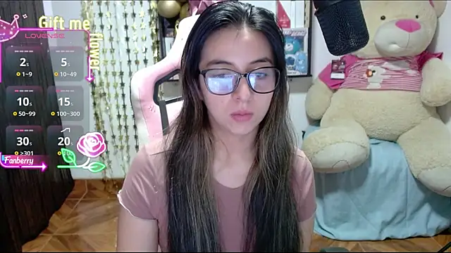 Snapshot of Maggie_Fox3 chatting on September 29, 2025, 2:06 am Maggie Fox3 online show from September 29, 2025, 2:06 am