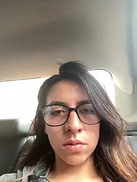 Maggie Fox3 online show from April 7, 2026, 8:53 pm