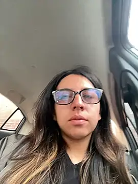 Maggie Fox3 online show from April 9, 2026, 3:50 pm