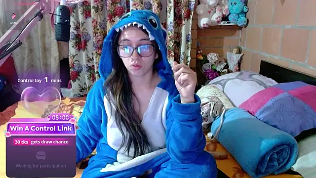 Maggie Fox3 online show from April 10, 2026, 5:12 am