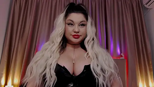 Larissa K online show from October 26, 2025, 1:06 pm