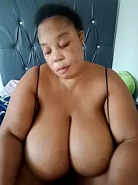 Snapshot of Lovelyboobs01 chatting on March 10, 2025, 9:32 am Lovelyboobs01 online show from March 10, 2025, 9:32 am