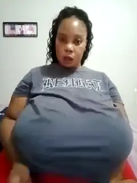 Snapshot of Lovelyboobs01 chatting on March 10, 2025, 4:25 pm Lovelyboobs01 online show from March 10, 2025, 4:25 pm