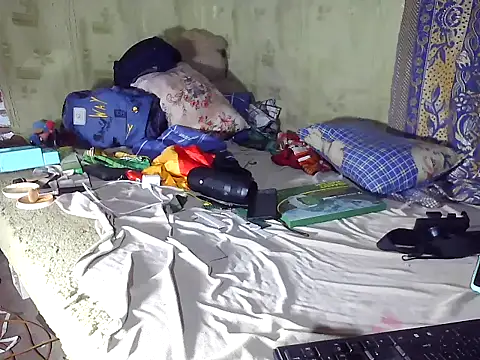 Snapshot of Alora-shine chatting on February 15, 2026, 6:59 pm Alora-shine online show from February 15, 2026, 6:59 pm