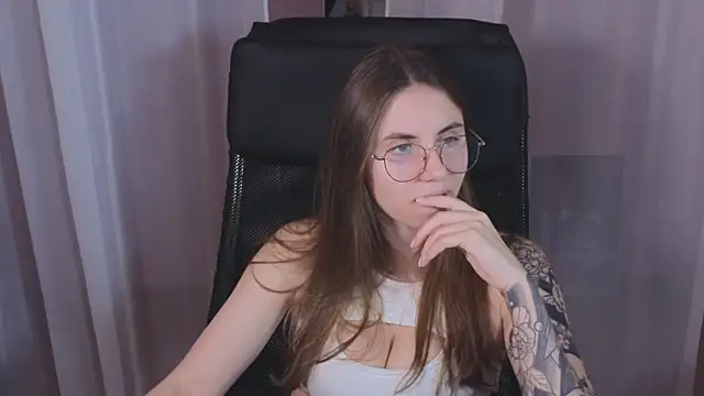  AnnaStark  online show from February 5, 2025, 8:25 pm