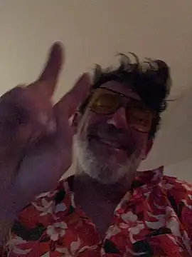 maxximere online show from April 19, 2026, 1:05 am