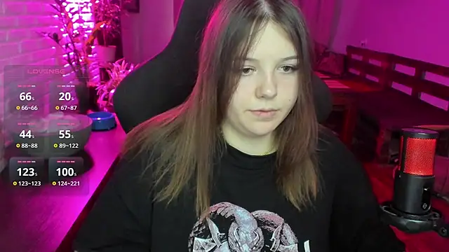 XNirvanaX online show from March 25, 2026, 4:29 am