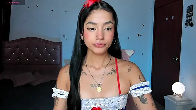 Lizzie corner v online show from December 14, 2024, 2:31 pm